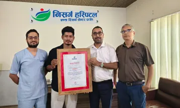 क्रिकेटर लोकेश बम निसर्ग हस्पिटलको ब्रान्ड एम्बासडर
